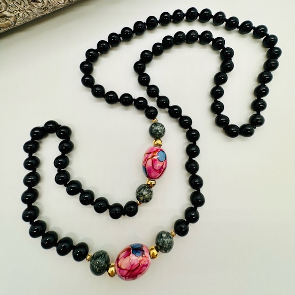 Vintage Black Onyx Bead Necklace - Picture 3 of 13